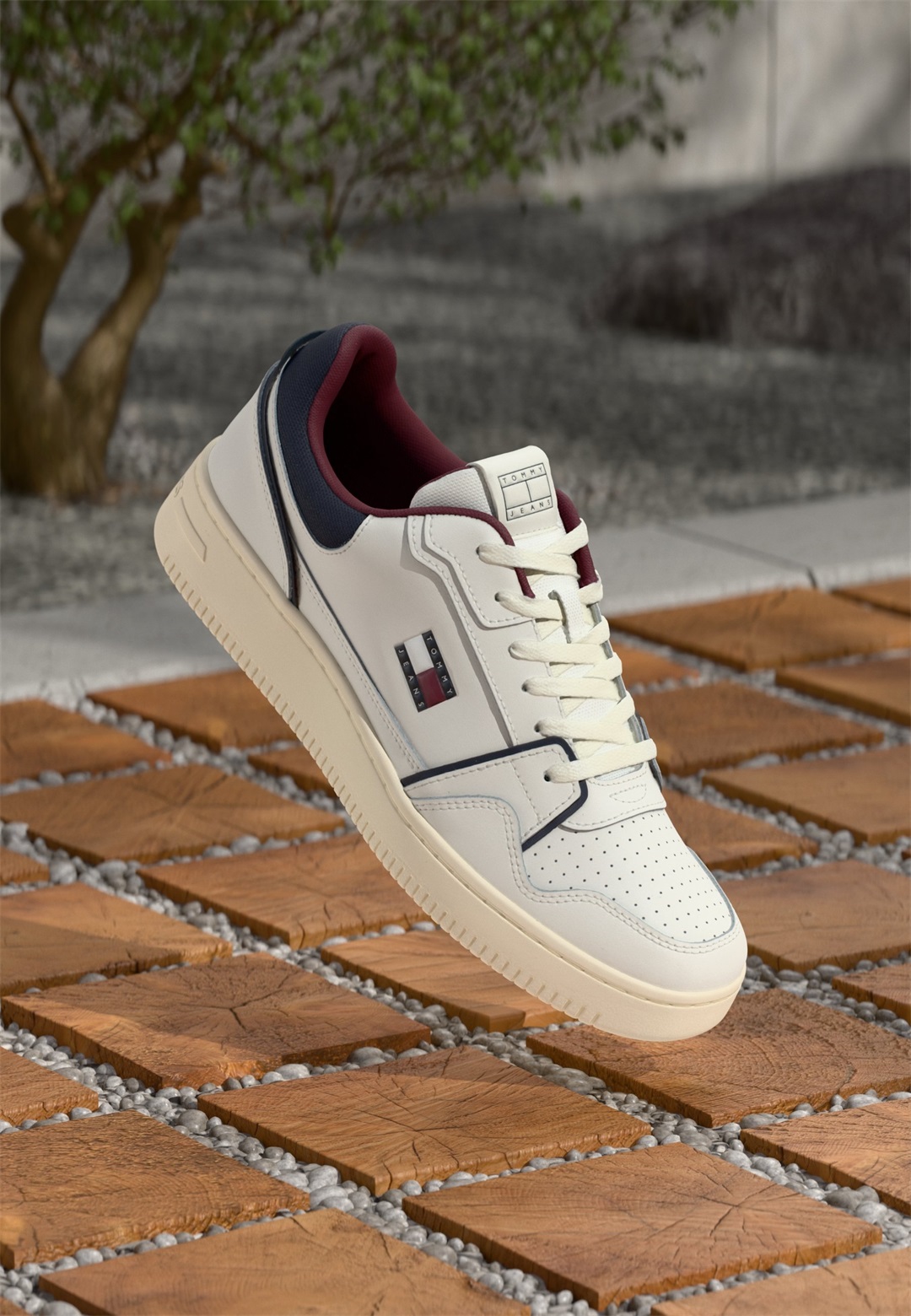 Tommy Jeans RETRO BASKET - Sneaker low - blue/white/blue/blau