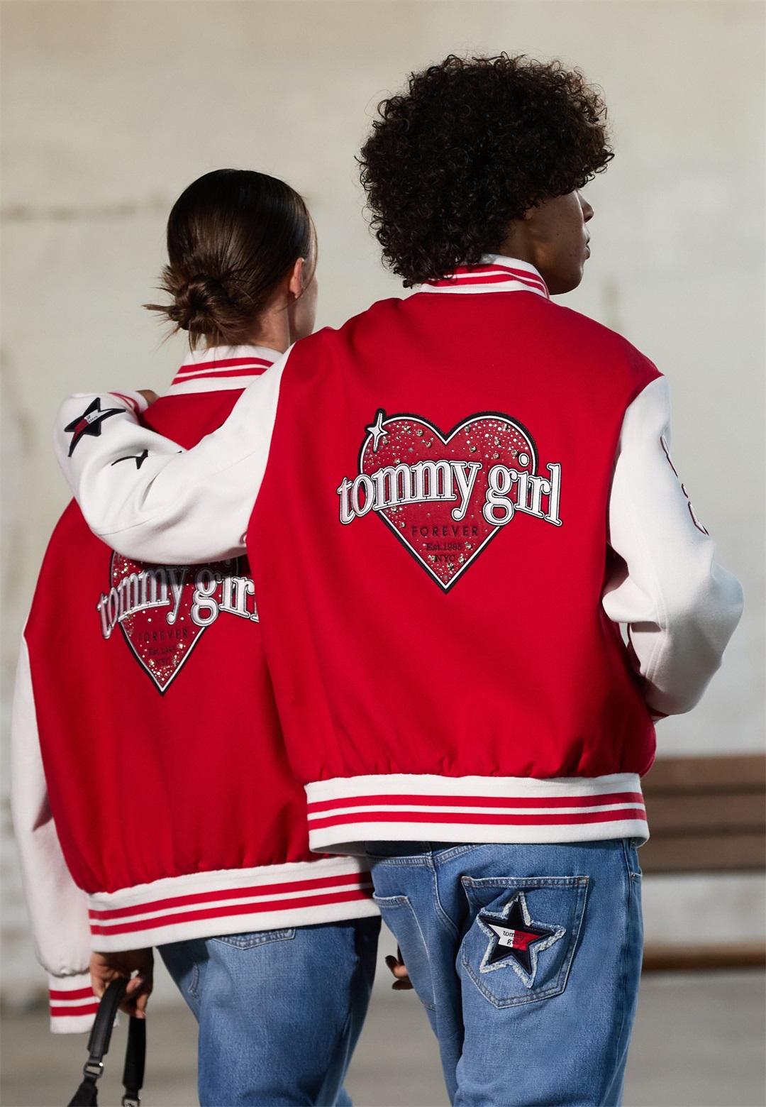 Tommy Jeans VARSITY JACKET UNISEX - Bomberjacke - primary red/ecru/rot