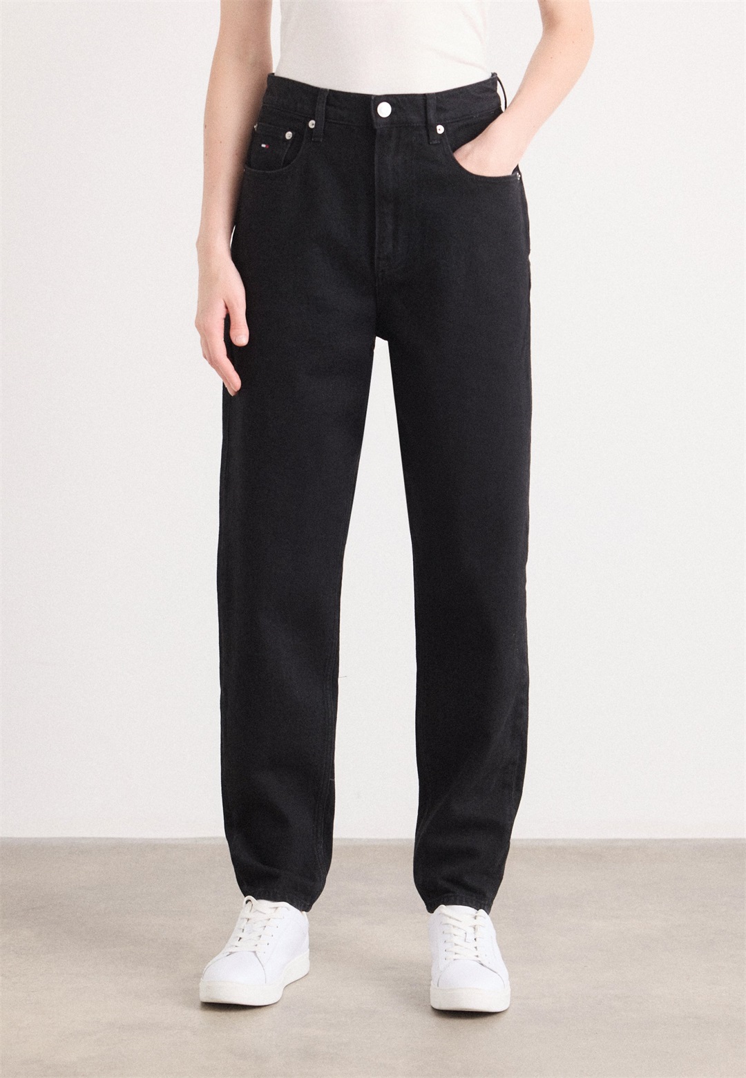 Tommy Jeans MOM - Mom Jeans - denim black/black denim