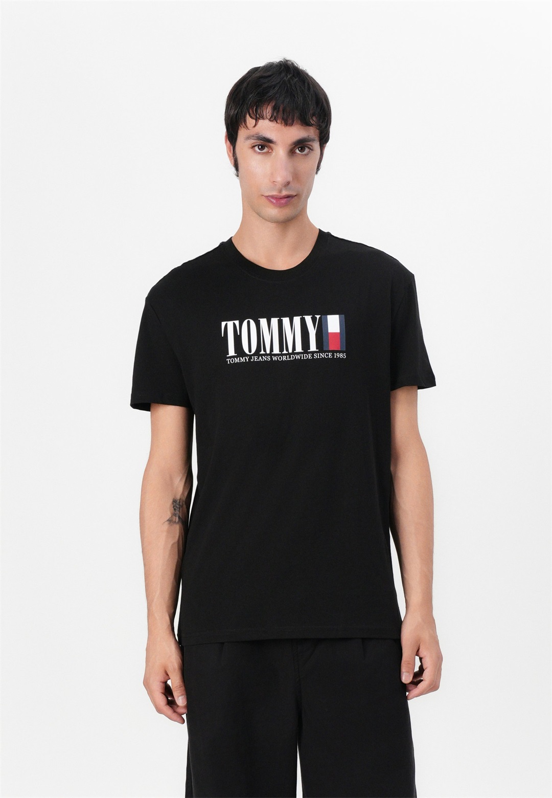 Tommy Jeans DNA FLAG TEE - T-Shirt print - black/schwarz