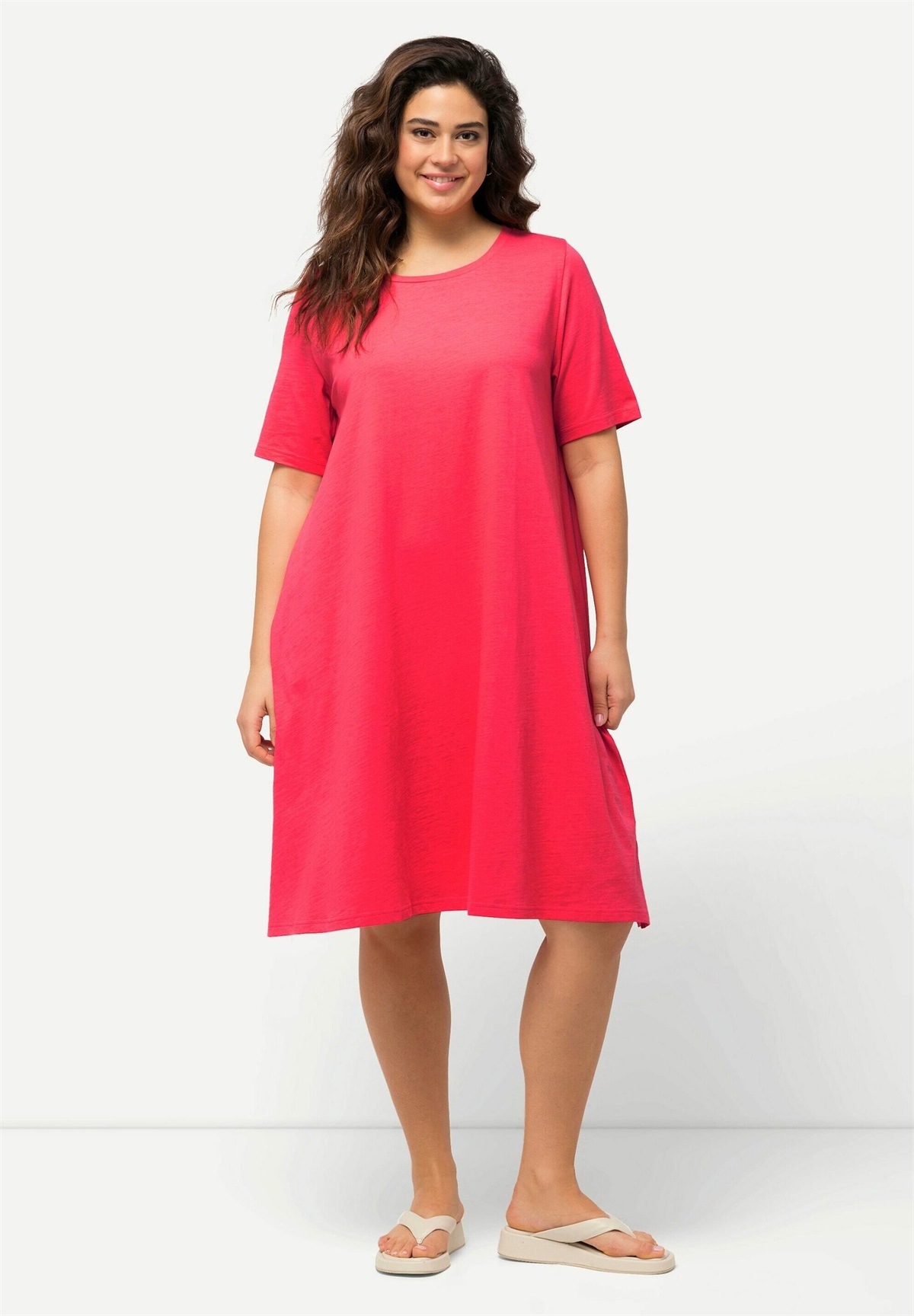 Ulla Popken A-LIJN RONDE HALS KORTE MOUWEN ZAKKEN - Jerseykleid - hibiscus red/pink