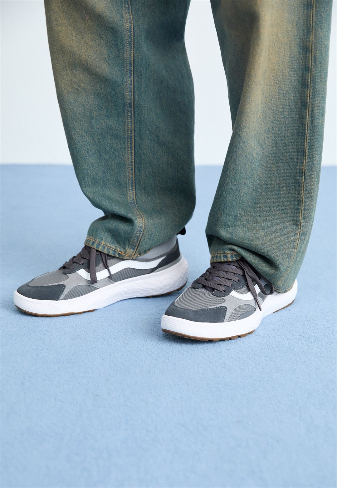 Vans MTE ULTRARANGE NEO VR3 - Sneaker low - asphalt/white/grau