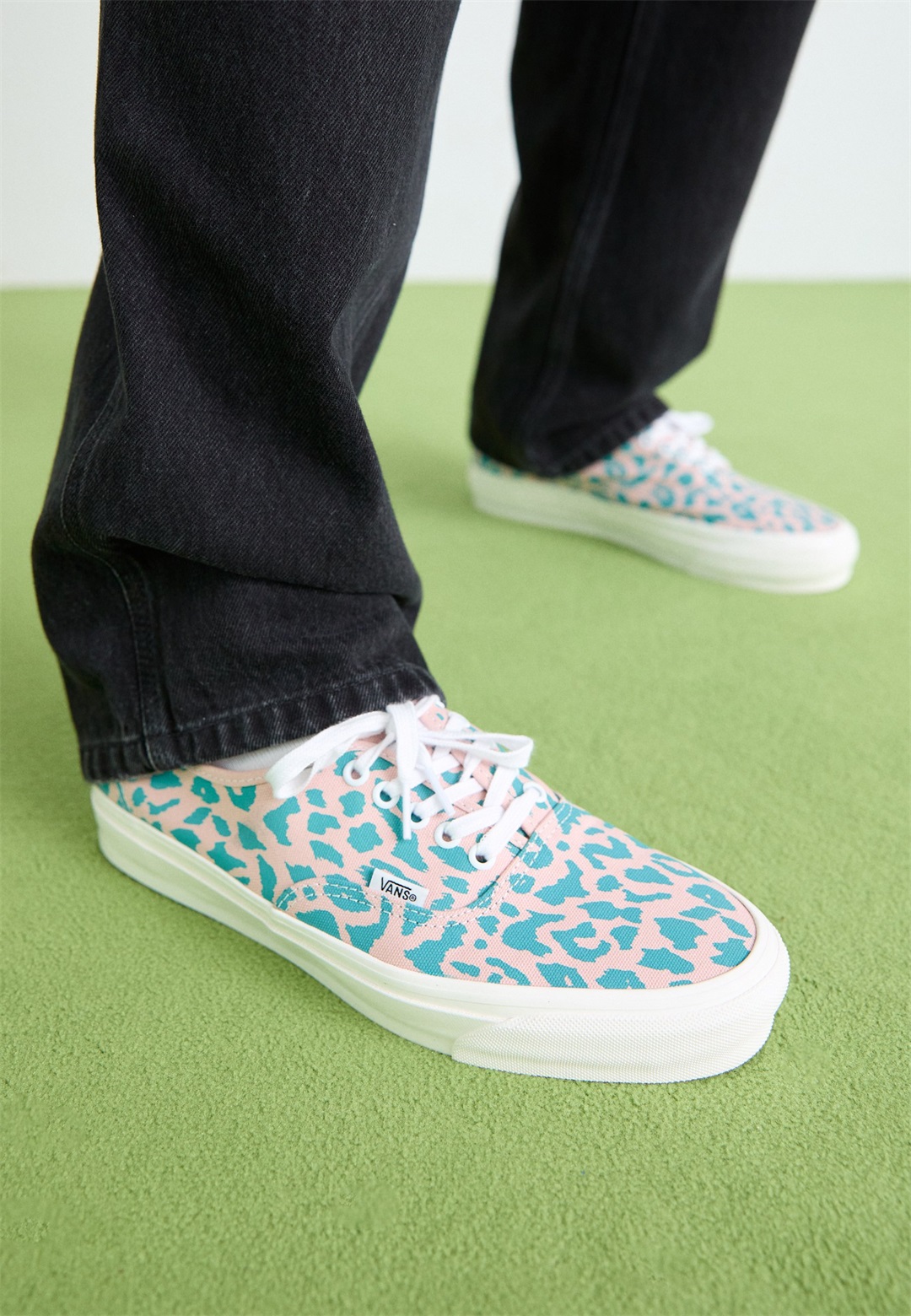 Vans PREMIUM AUTHENTIC UNISEX - Sneaker low - sepia/rose/rosa