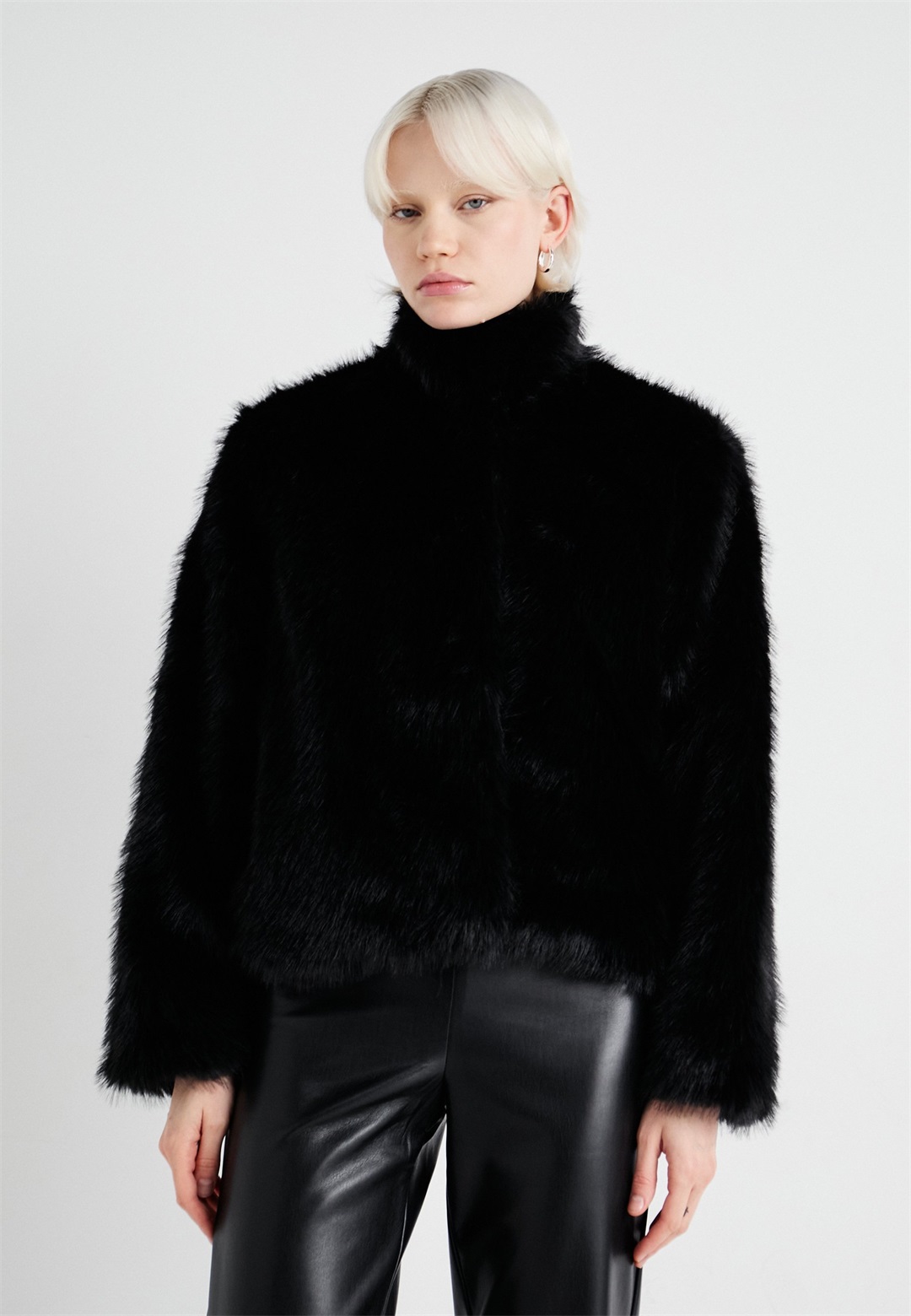 Vero Moda VMMONROE SHORT JACKET - Winterjacke - black/schwarz