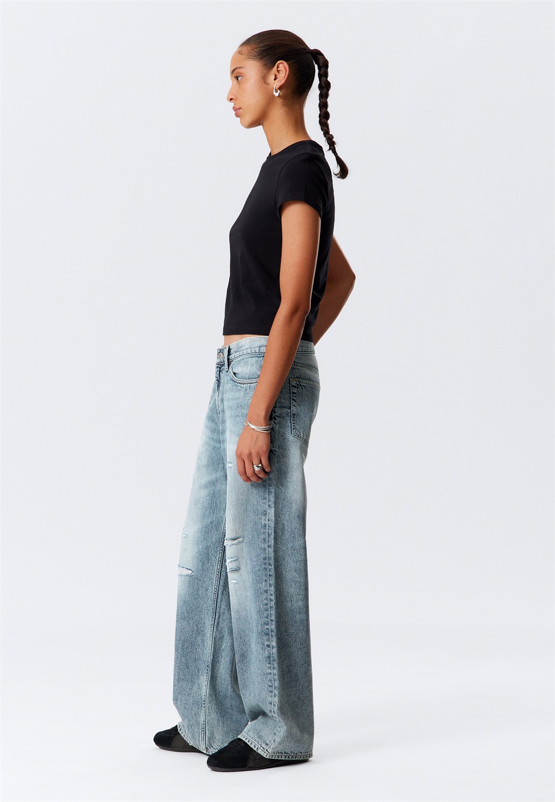 Weekday DYNASTY LOW RISE LOOSE WIDE LEG JEANS - Wide Leg - torn blue/blau