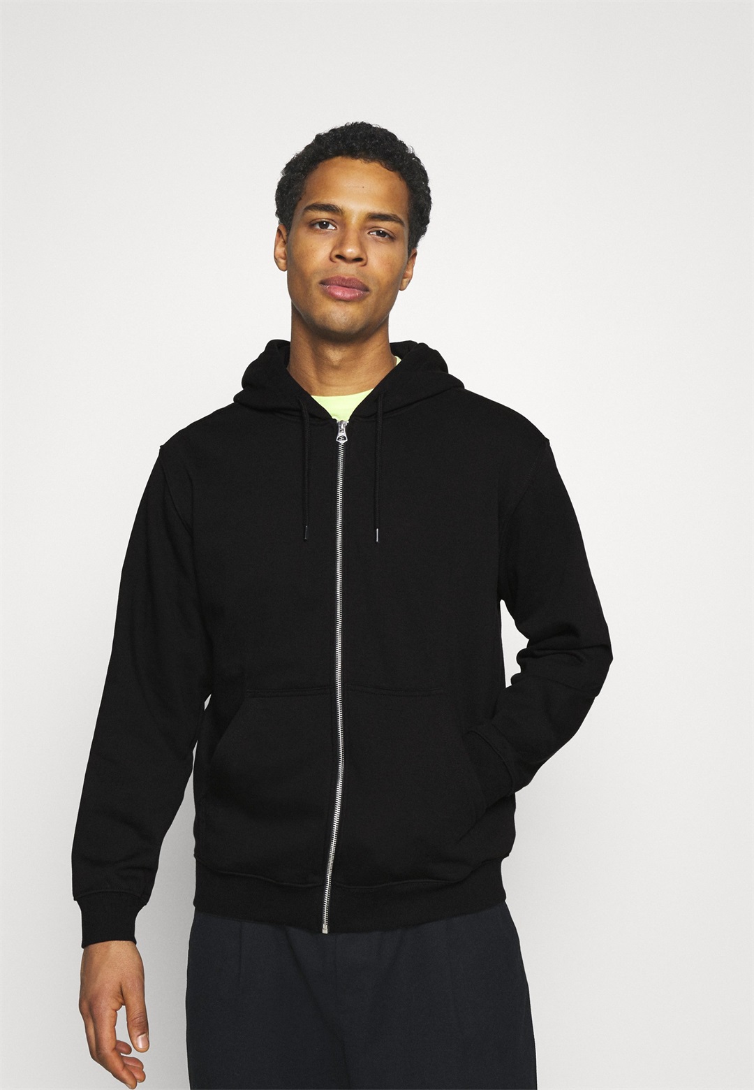 Weekday STANDARD ZIP HOODIE - Sweatjacke - black/schwarz
