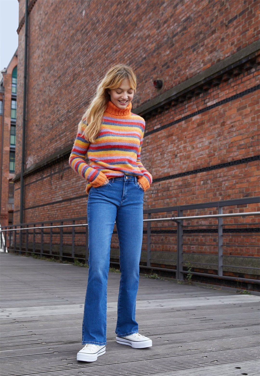 Wrangler BOOTCUT - Jeans Bootcut - blau/blue denim