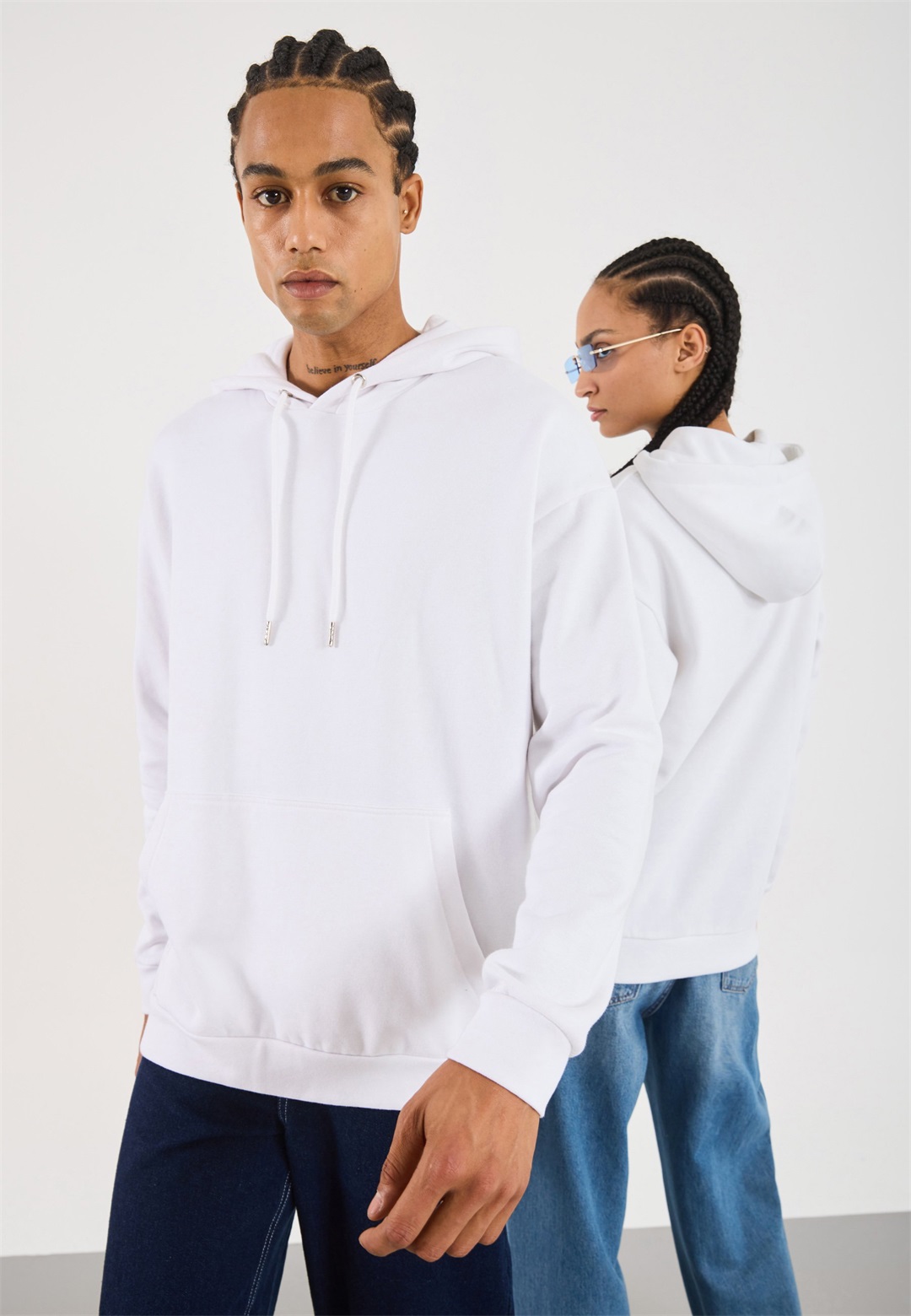 YOURTURN UNISEX - Kapuzenpullover - white/weiß