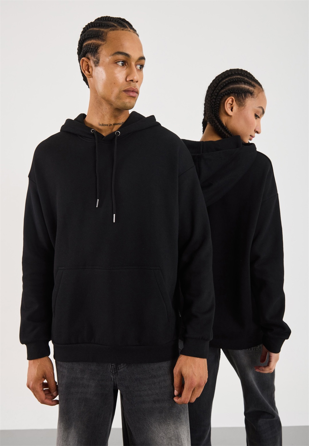 YOURTURN UNISEX - Kapuzenpullover - black/schwarz
