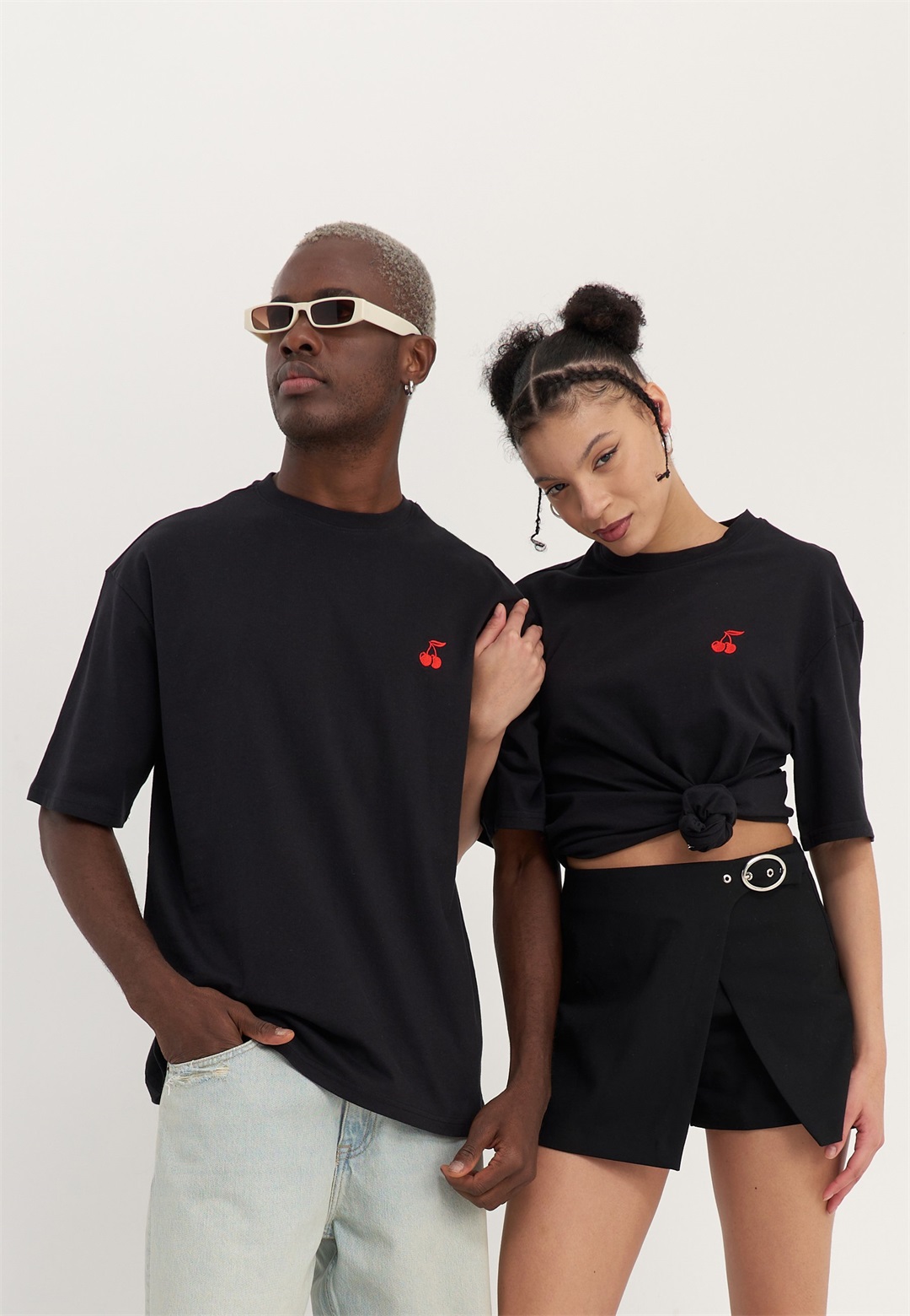 YOURTURN UNISEX - T-Shirt basic - black/red/schwarz