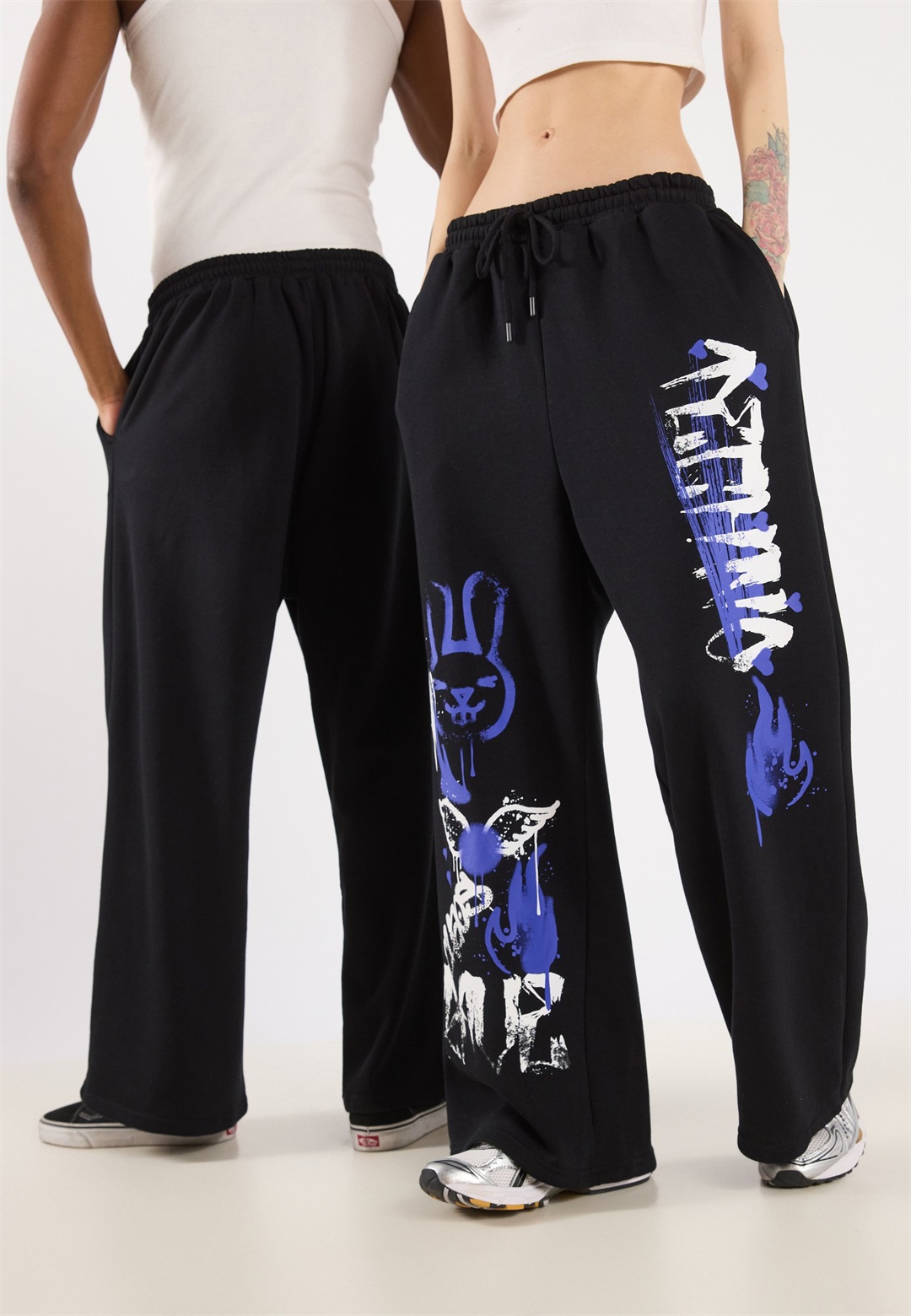 YOURTURN UNISEX - Jogginghose - black/schwarz