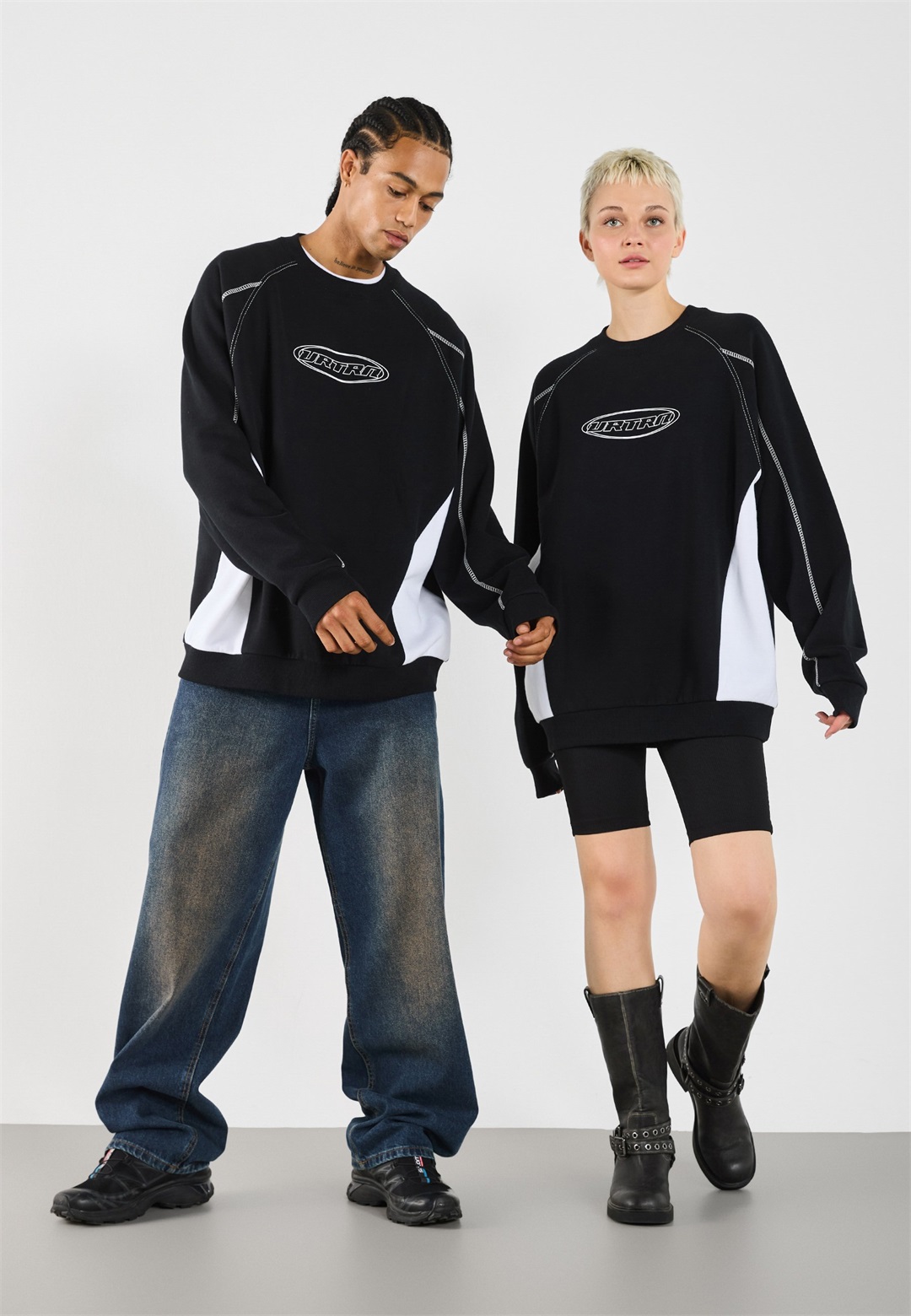 YOURTURN UNISEX - Sweatshirt - true black/schwarz