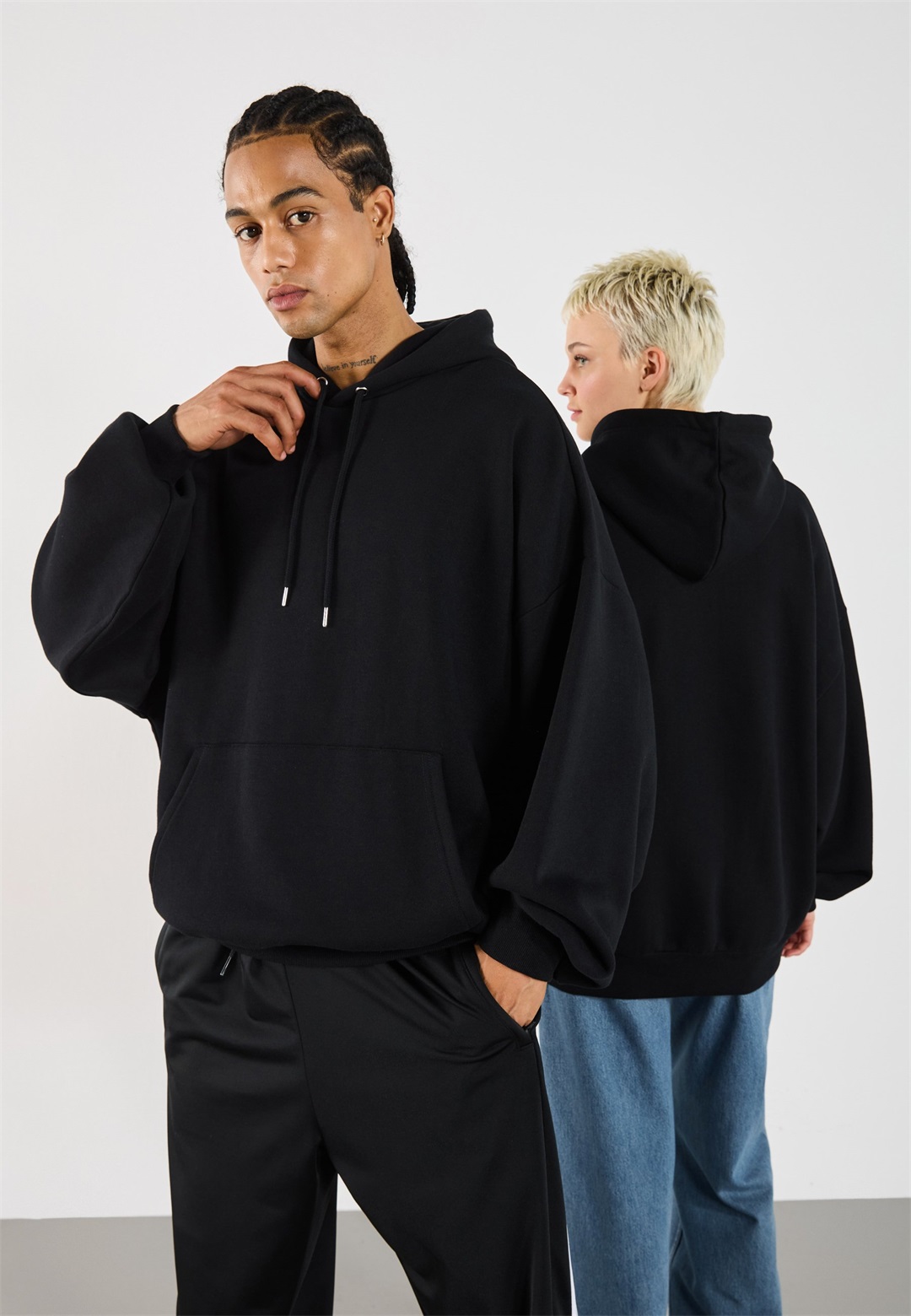 YOURTURN OVERSIZE BASIC HOODIE UNISEX - Kapuzenpullover - true black/schwarz